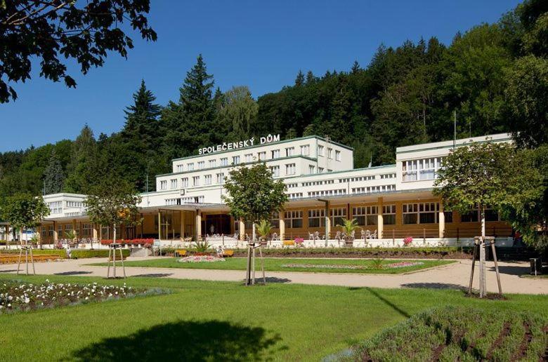 Kapsle Luhacovice Luhačovice Exterior foto