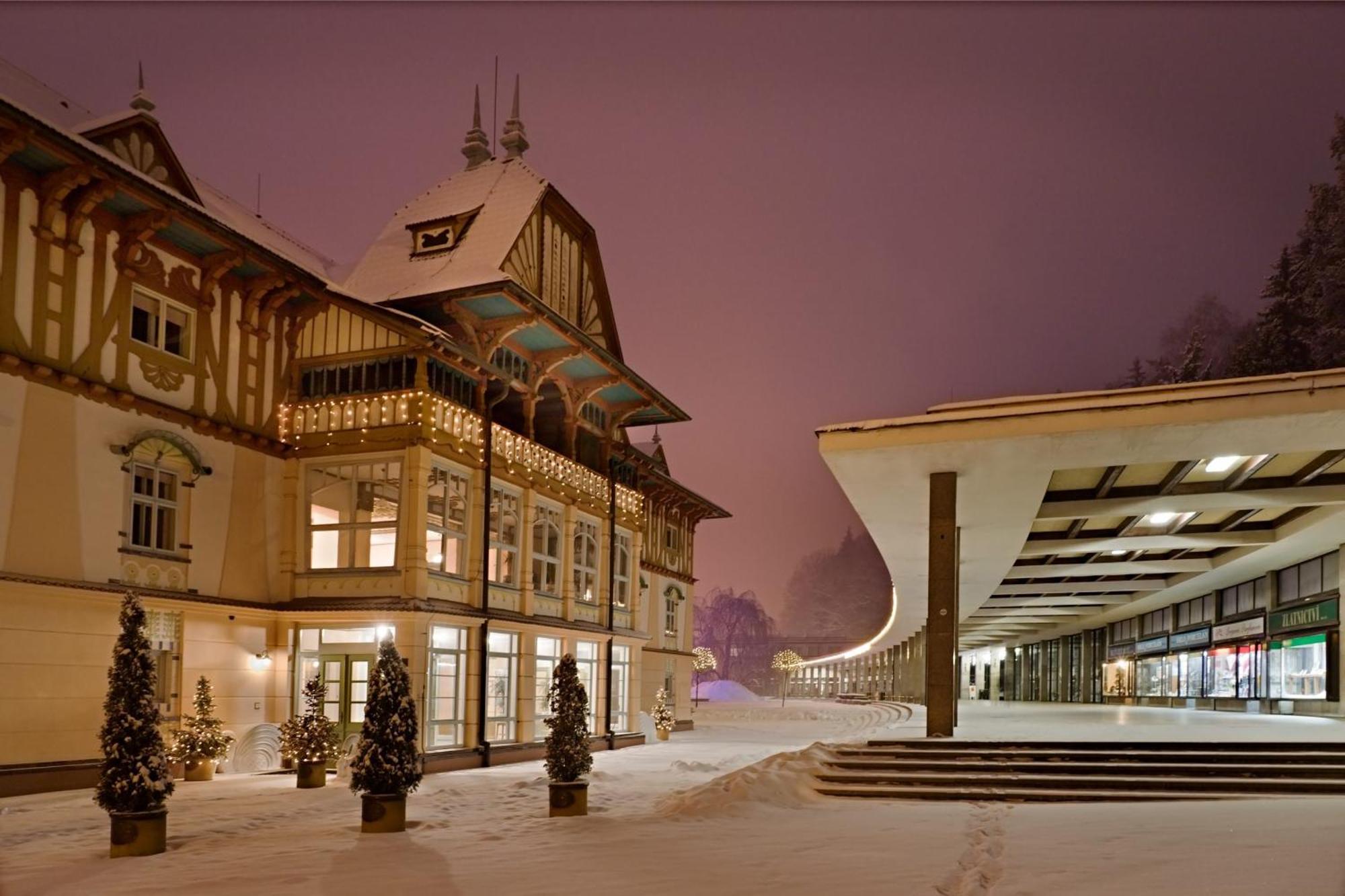 Kapsle Luhacovice Luhačovice Exterior foto