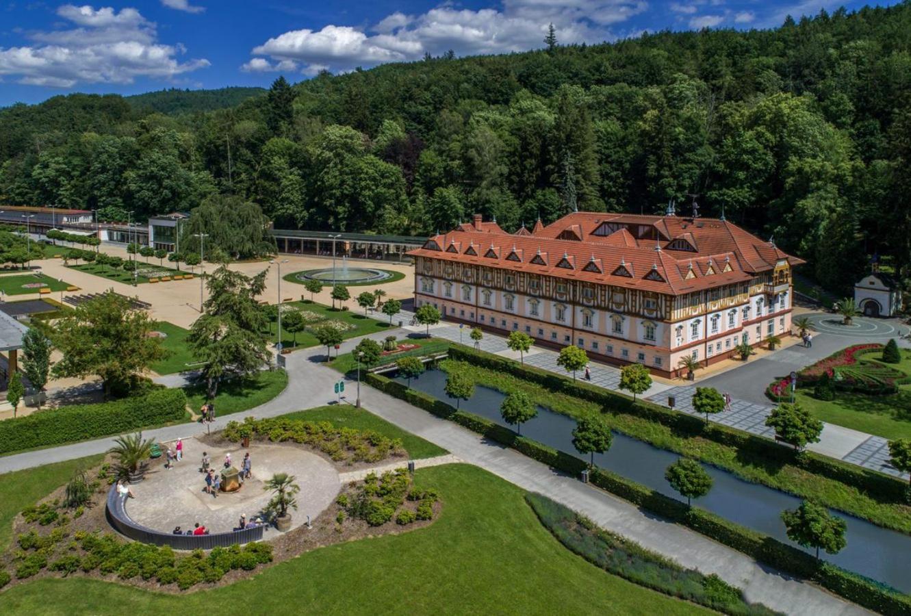 Kapsle Luhacovice Luhačovice Exterior foto