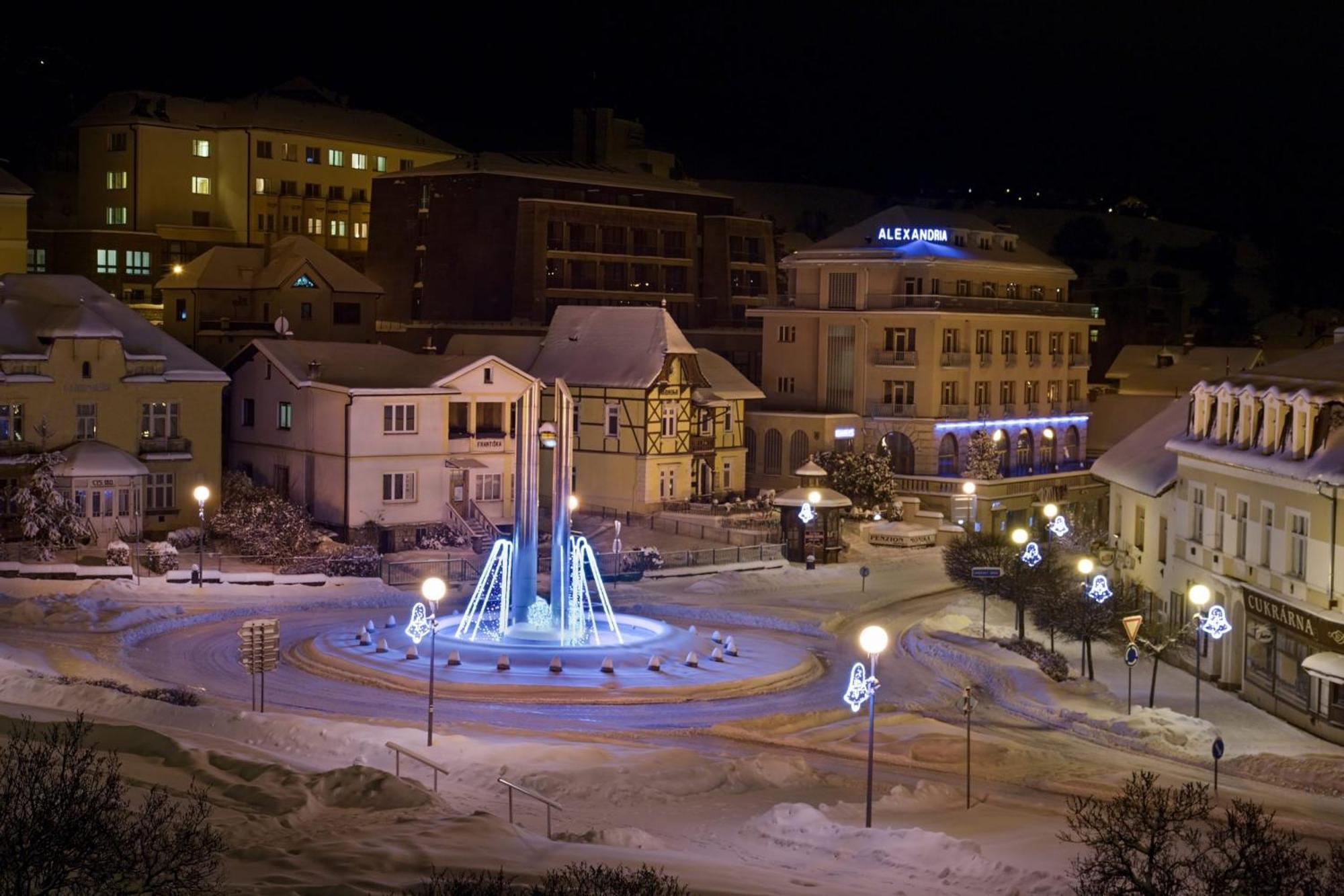 Kapsle Luhacovice Luhačovice Exterior foto